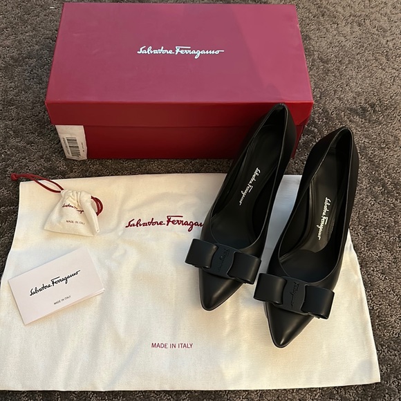 SALVATOR FERRAGAMO VIVA 85 HEELS - SIZE 5 - Picture 1 of 8